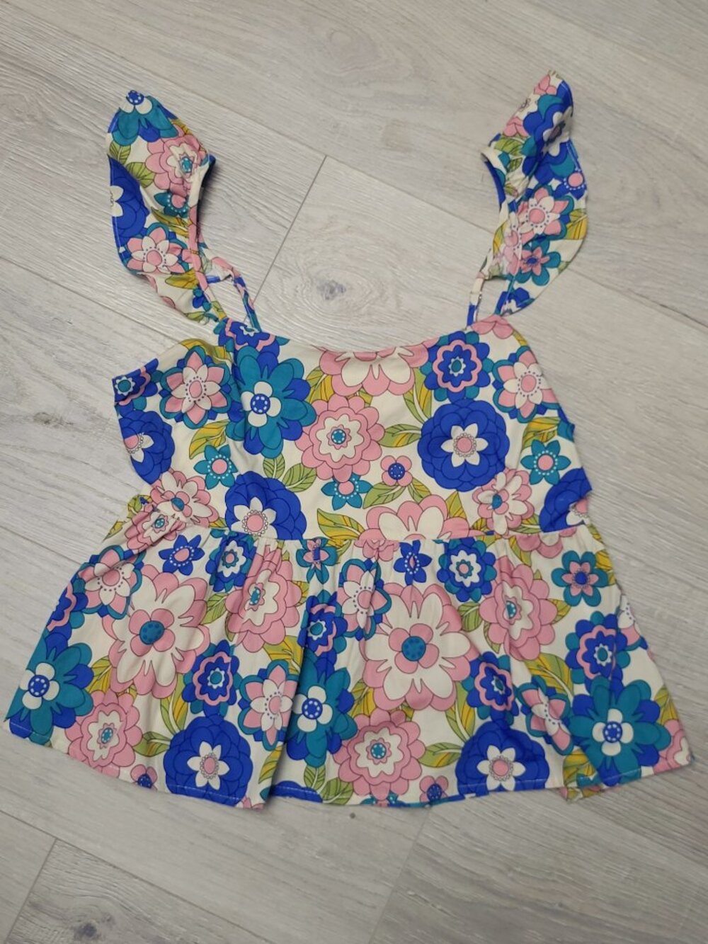 Fore ~ Sz M ~ Ruffle Spaghetti Strap Top ~ Excellent Condition - Picture 6 of 9